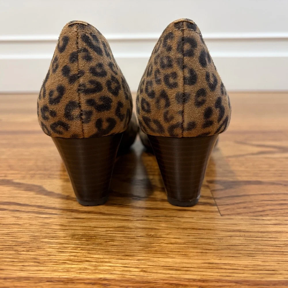NWOB Sofft Leopard Wedge Shoes